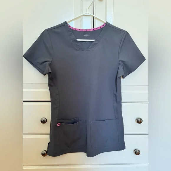 Esthetician scrubs - Picture 3 of 4